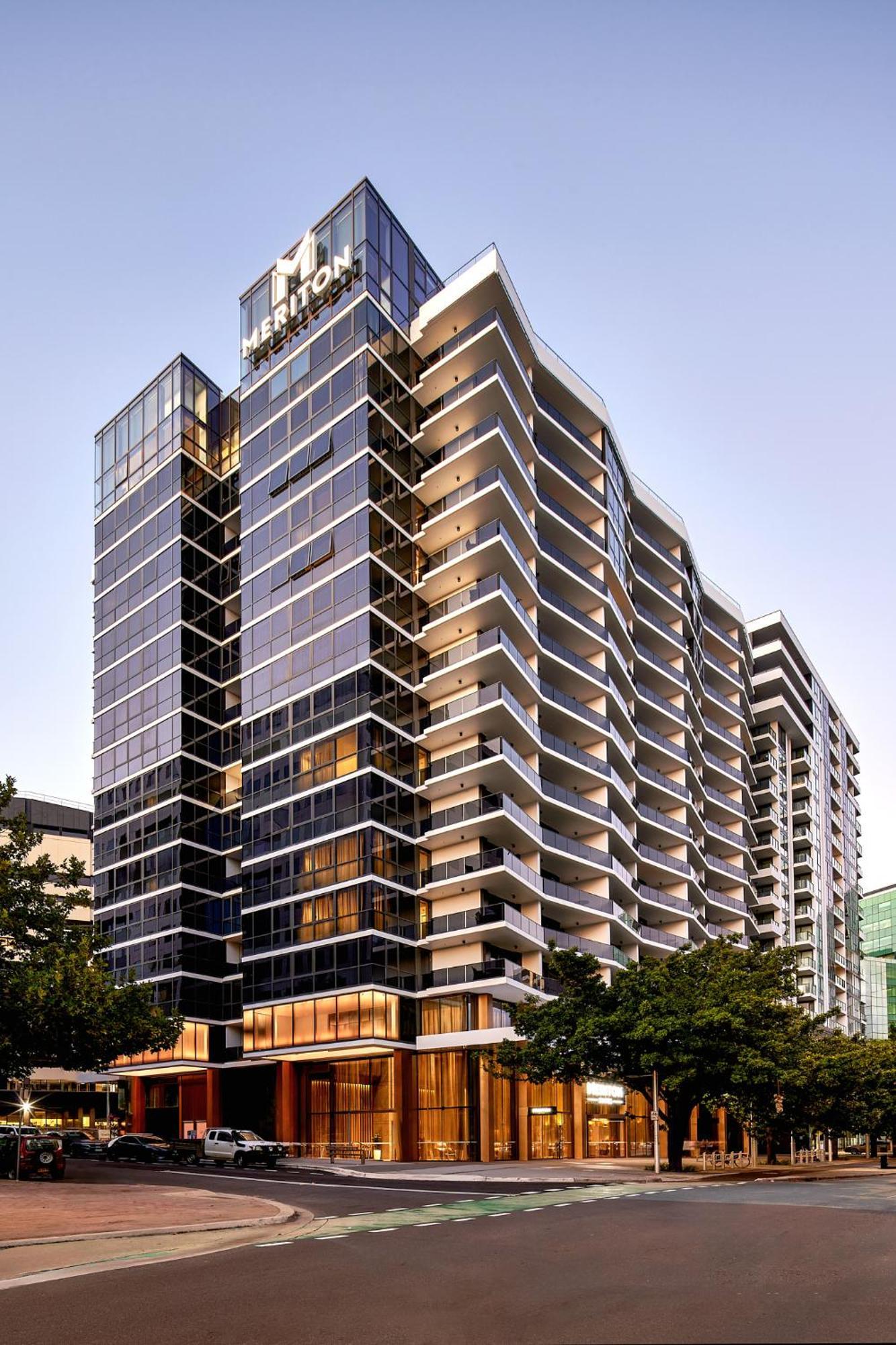 Meriton Suites Canberra Esterno foto The completed building