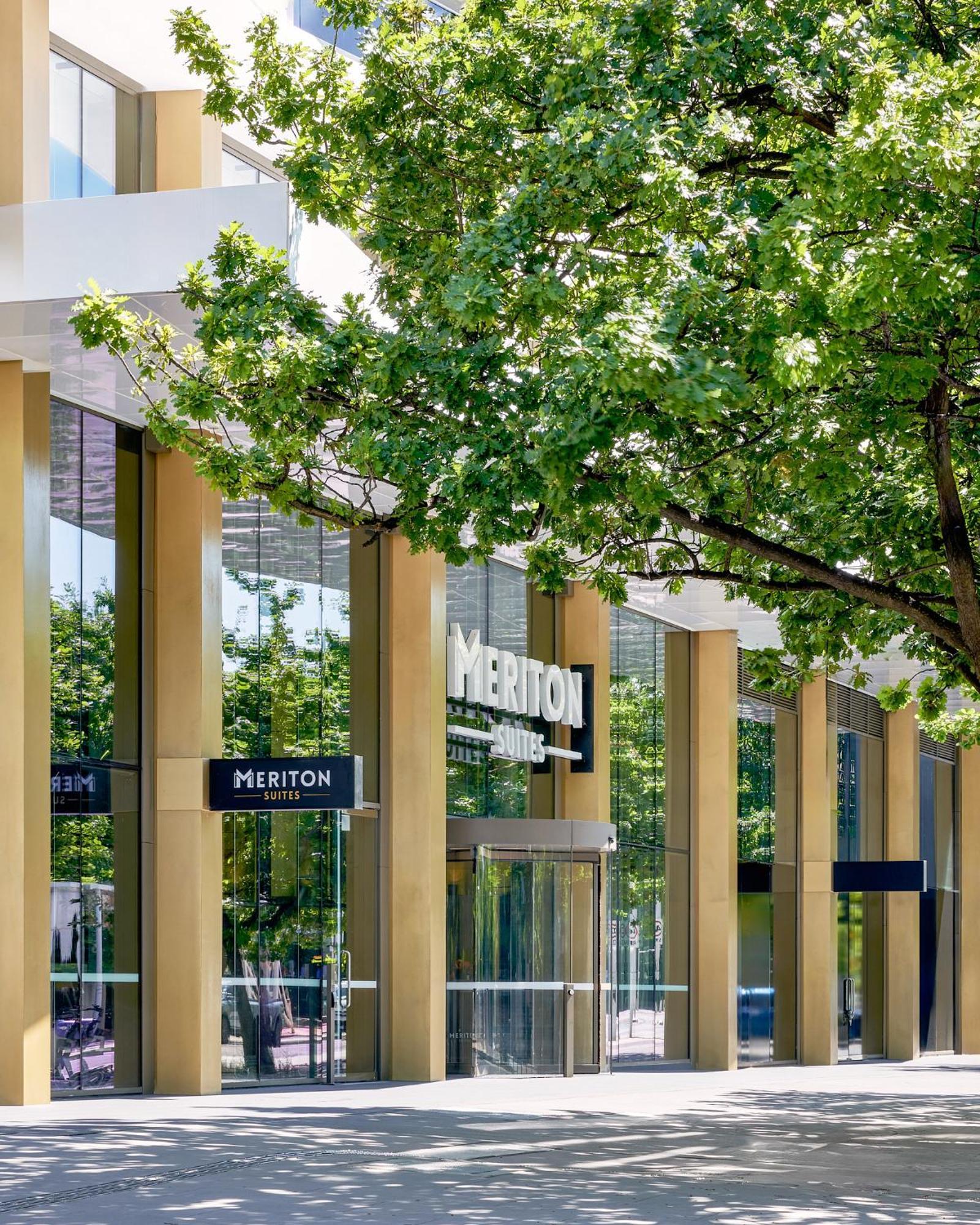 Meriton Suites Canberra Esterno foto Meriton Suites Chatswood