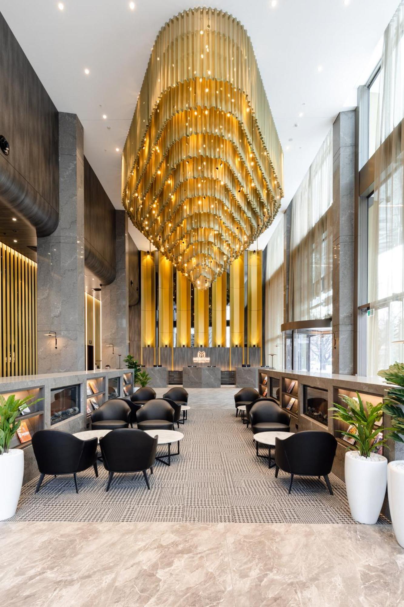 Meriton Suites Canberra Esterno foto The lobby of the hotel