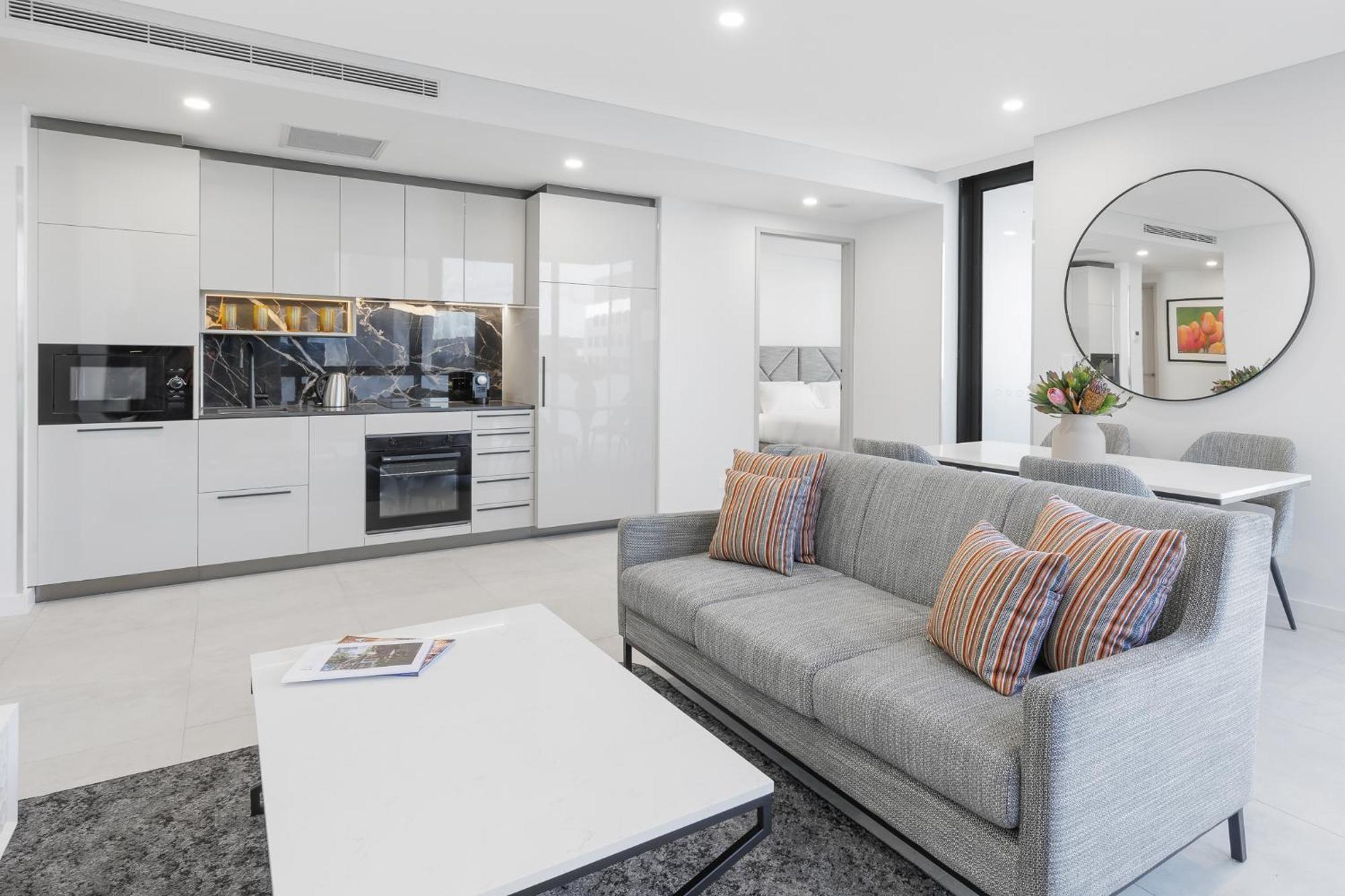 Meriton Suites Canberra Esterno foto A typical apartment interior