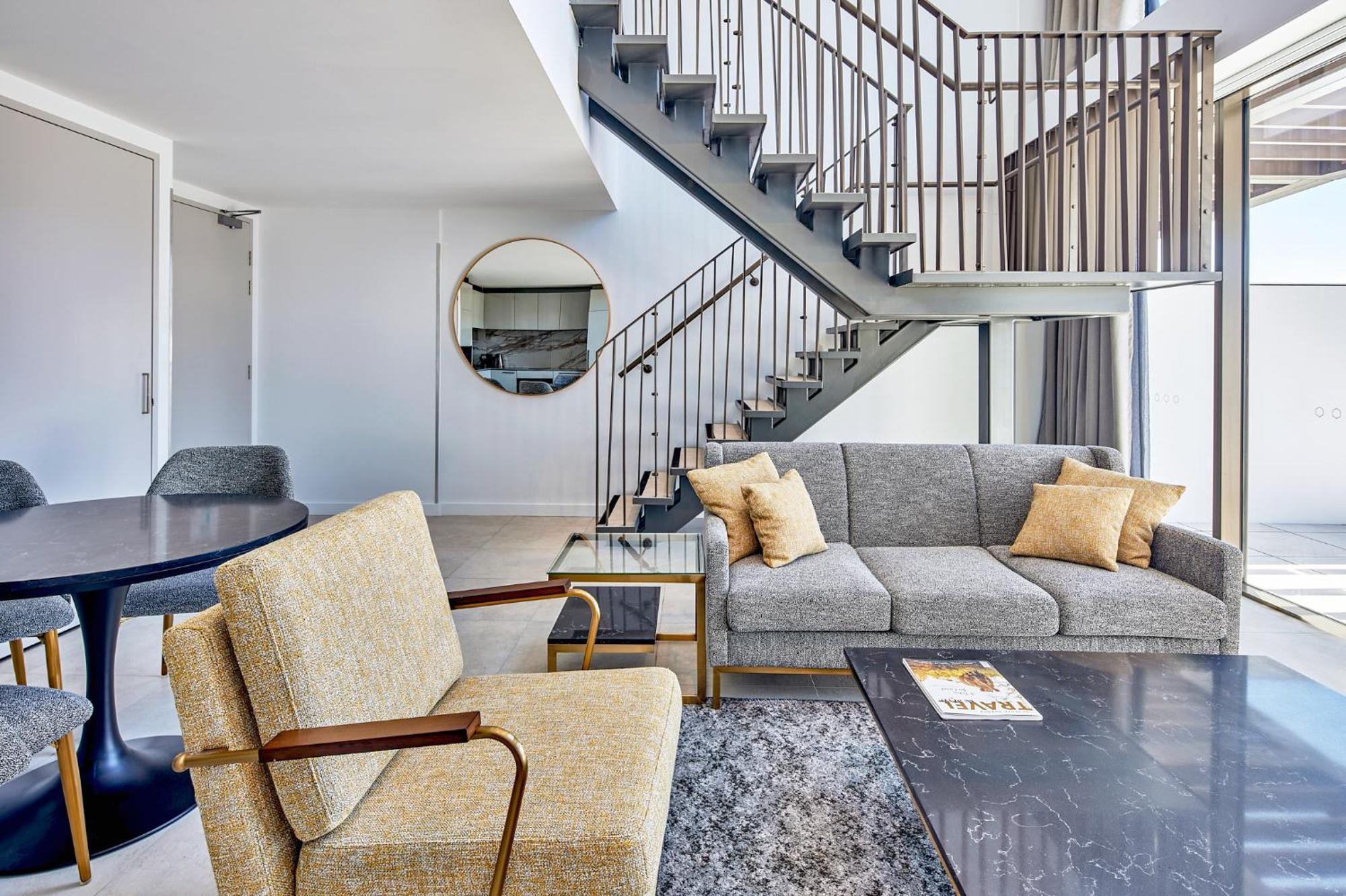 Meriton Suites Canberra Esterno foto Interior of a home in the neighborhood